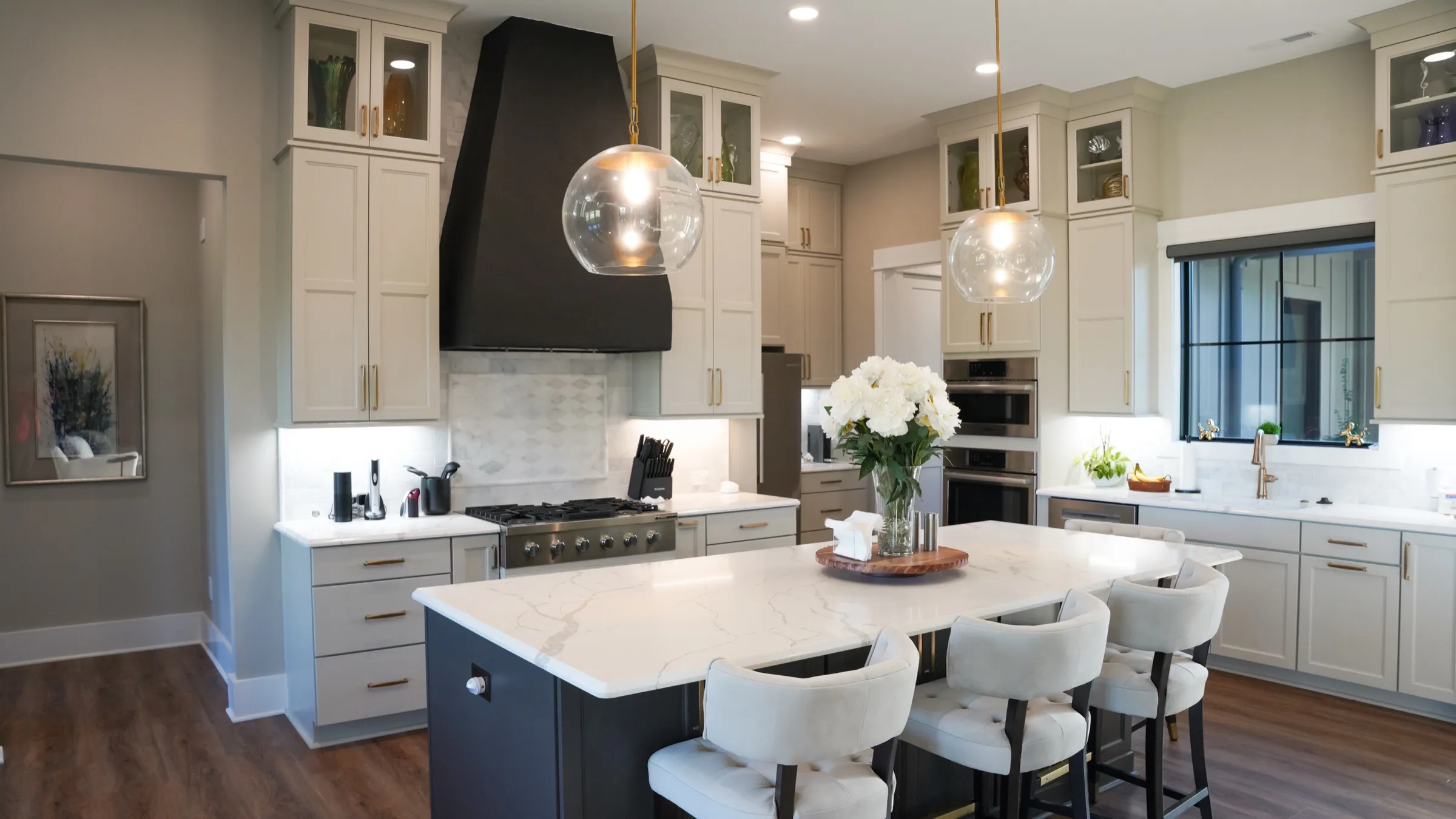 Kitchen island and pendant lighting