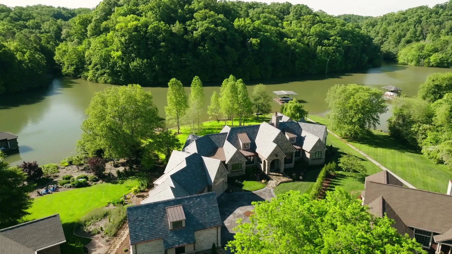 Aerial view of a Biles custom home on the lake in Knoxville, Tennessee